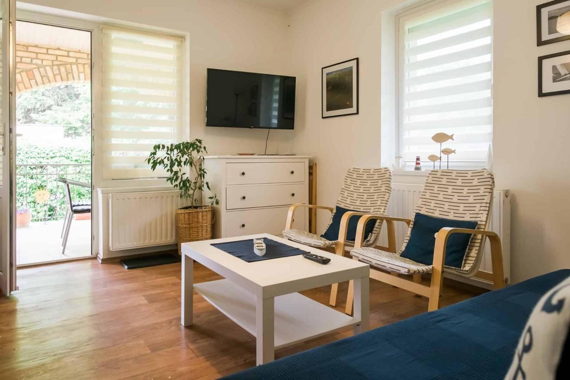 Toldi68 Apartmanhaz Кестхей Экстерьер фото