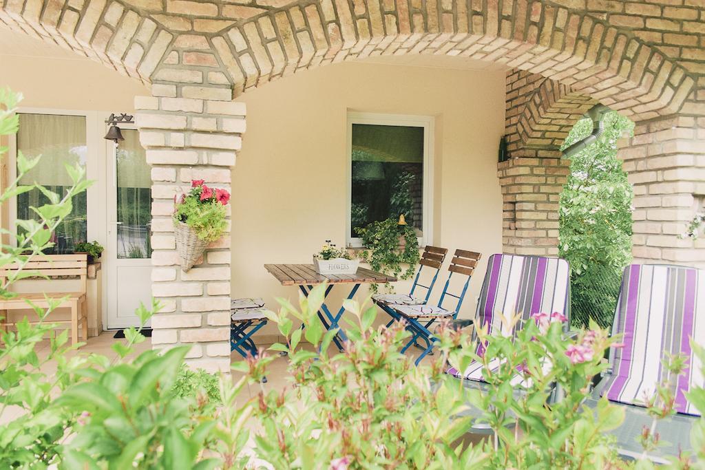 Toldi68 Apartmanhaz Кестхей Экстерьер фото