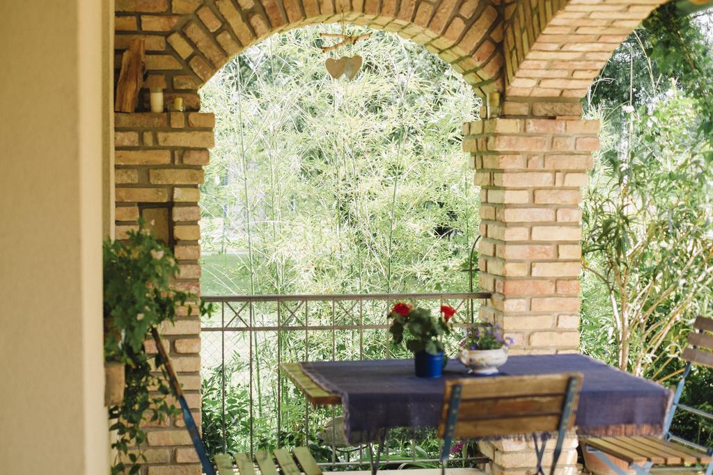 Toldi68 Apartmanhaz Кестхей Экстерьер фото